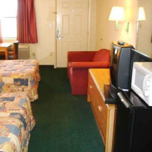 Econo Lodge Forest City Extérieur photo
